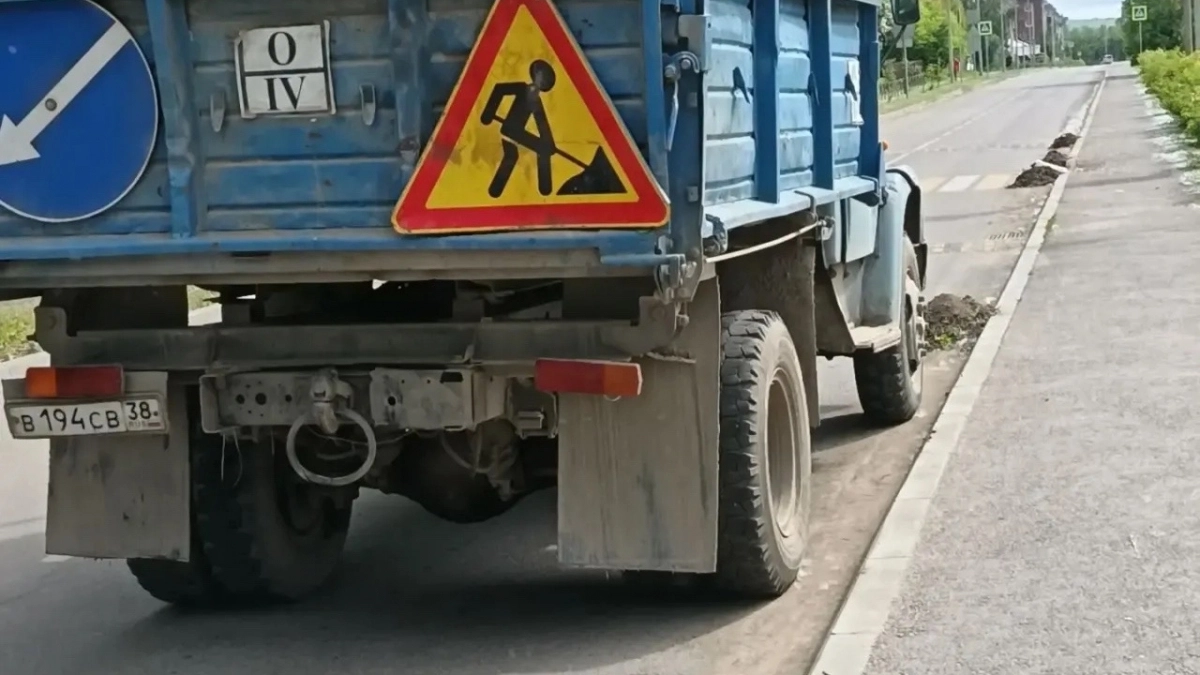 В Усолье-Сибирском завершают покос и уборку вдоль магистралей
