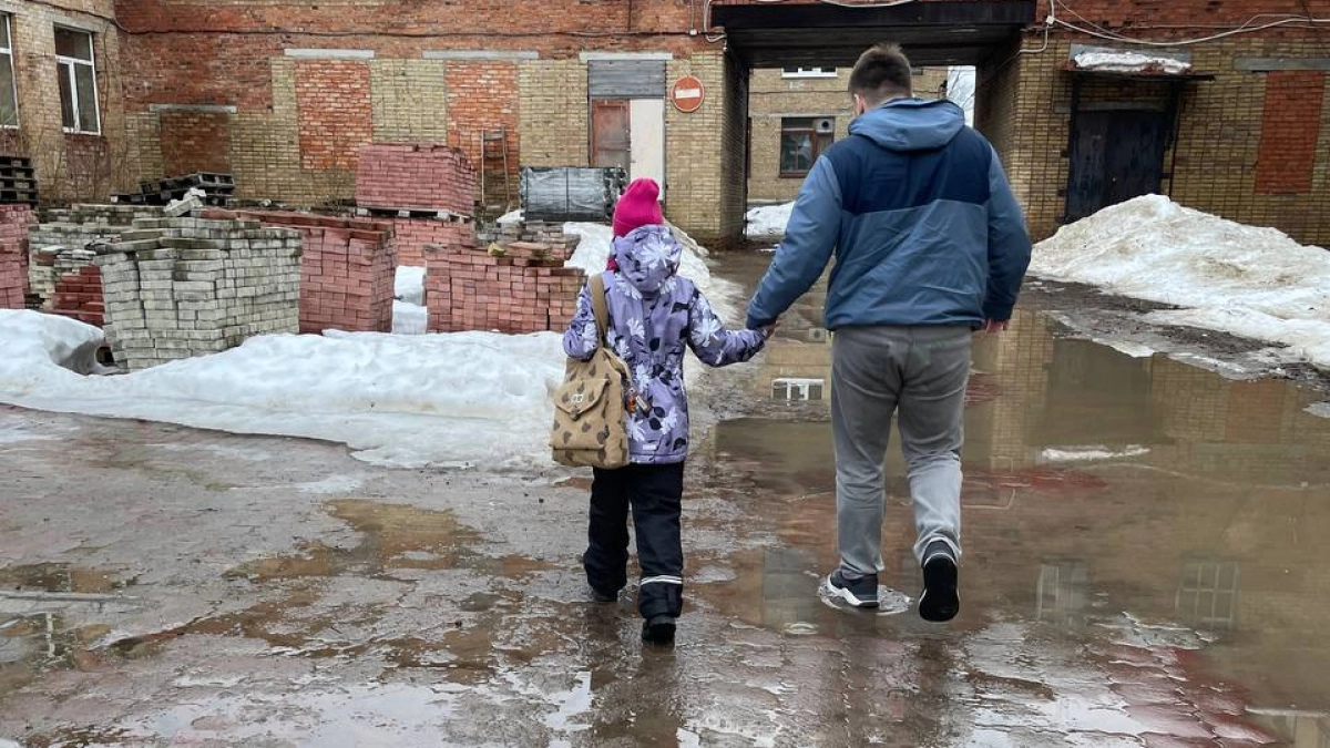 Самое тяжкое бремя, которое ложится на плечи детей, — непрожитая жизнь родителей: 9 мудрых цитат К. Г. Юнга о том, что может разрушить