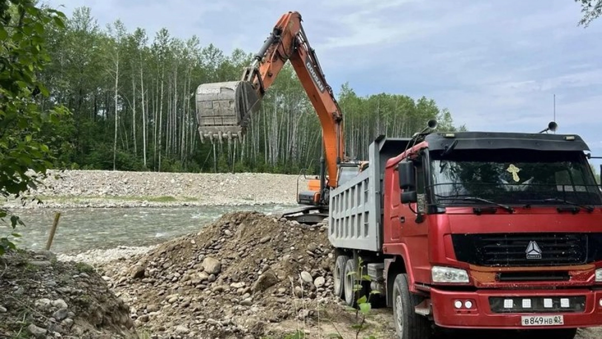 В Иркутской области начали расчистку реки Солзана за 53 миллиона рублей