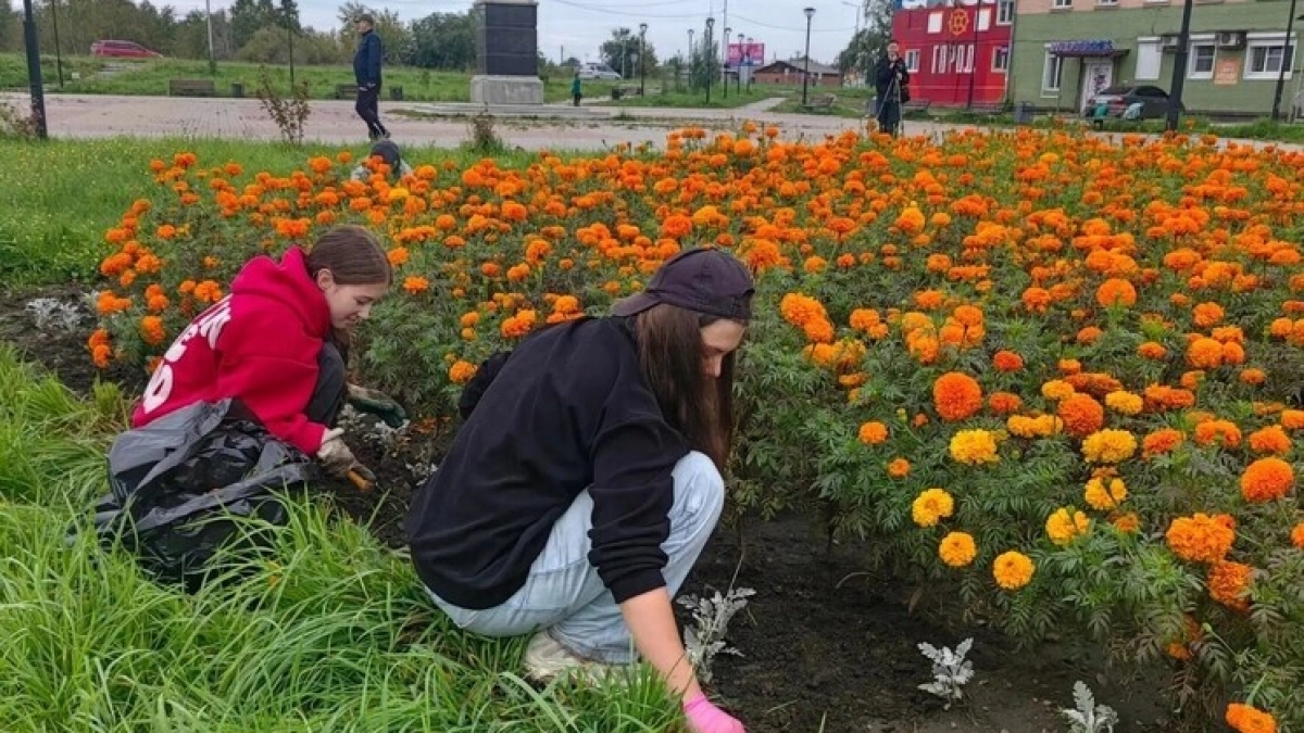 В Иркутской области трудоустроили этим летом более 7,7 тысячи подростков