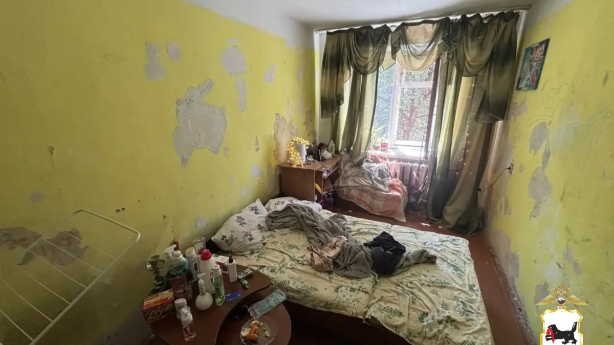 В Иркутской области полиция нагрянула в наркопритон в многоквартирном доме
