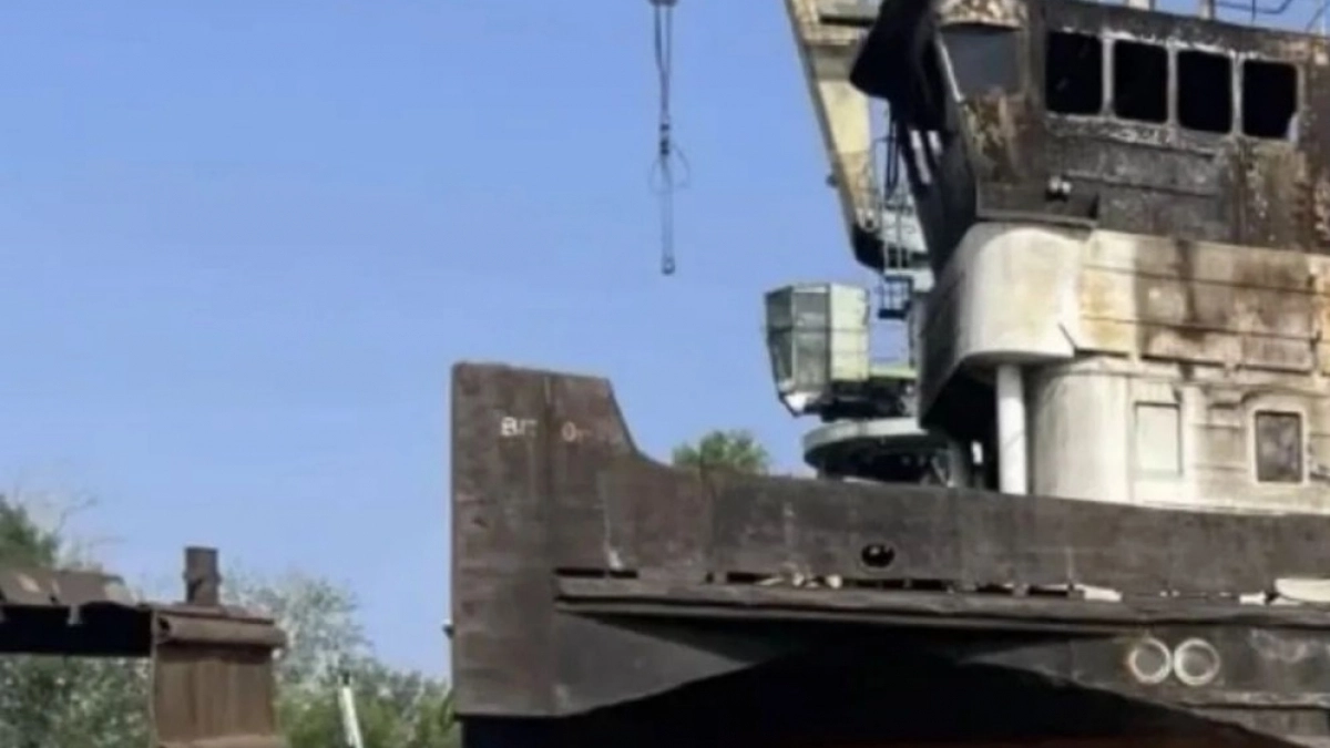 В Иркутской области из-за искры вспыхнул теплоход