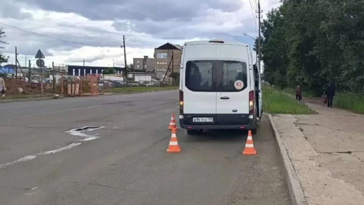 В Иркутской области следователи проверяют обстоятельства падения пенсионерки в автобусе