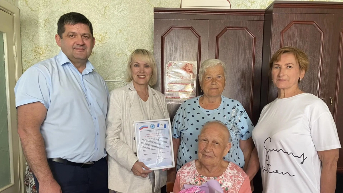 Жительница Усольского района получила поздравления с 90-летием