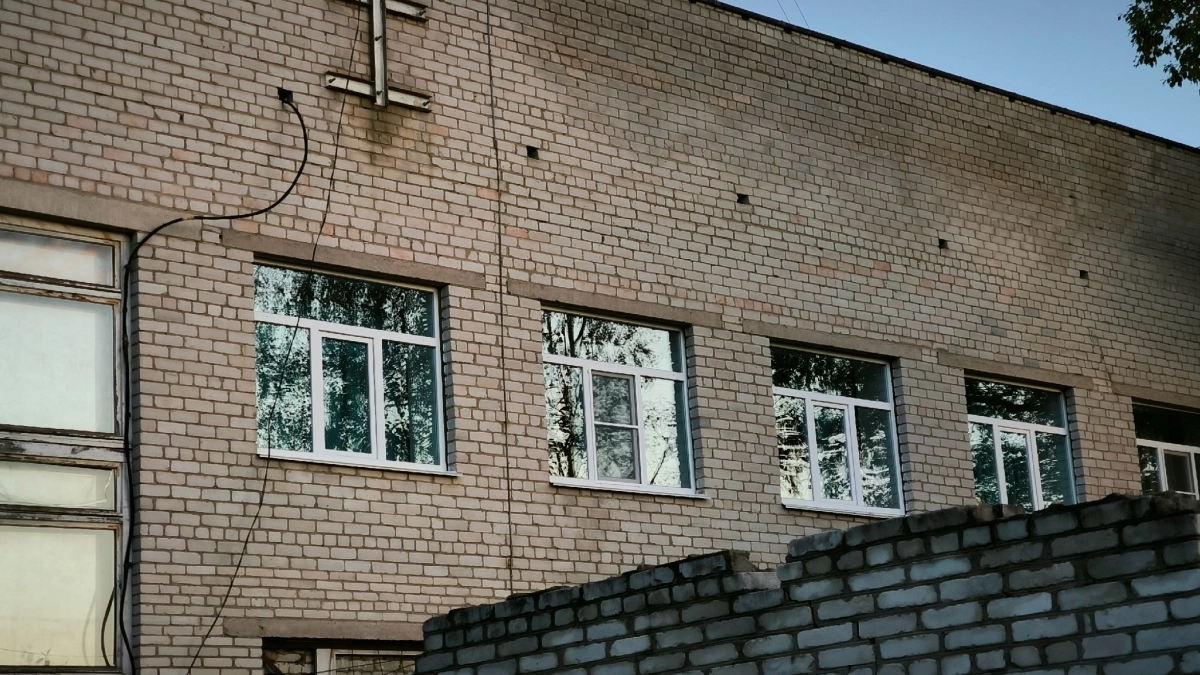В Усолье-Сибирском семилетняя школьница выпала из окна