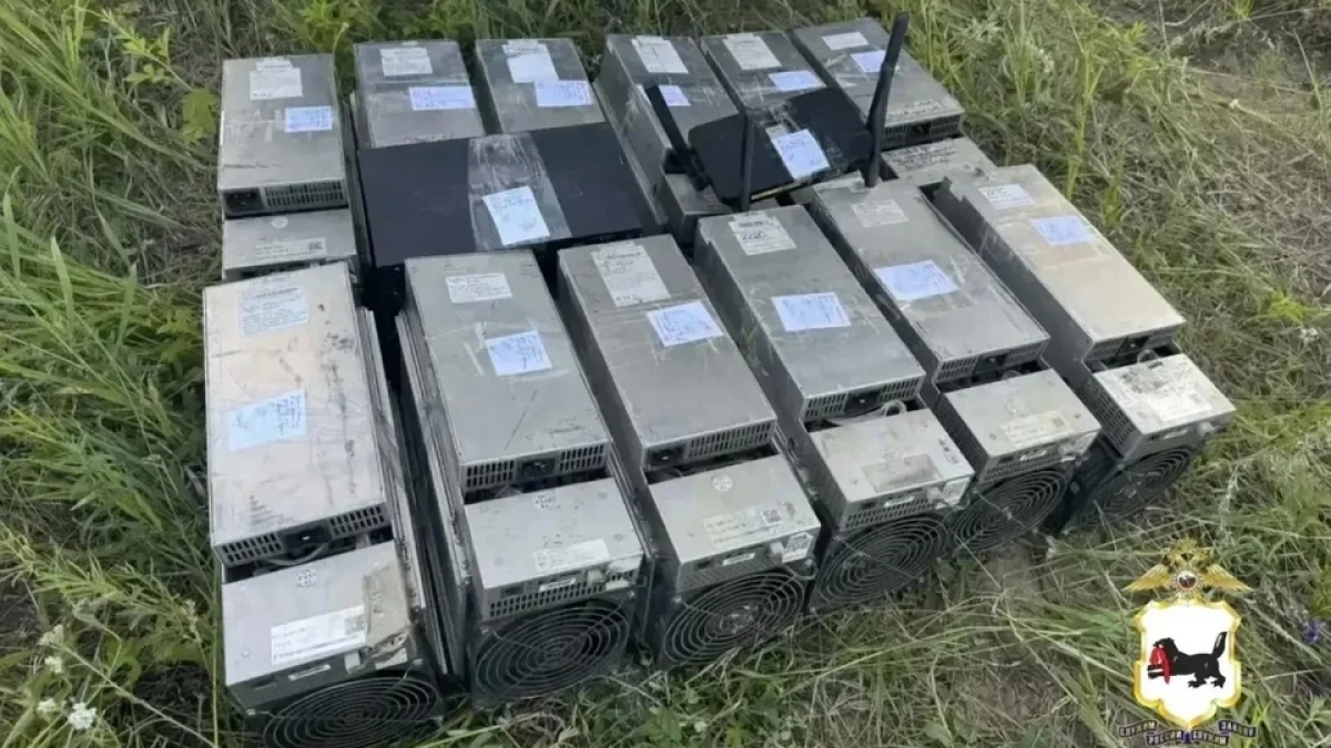 В лесу Иркутской области нашли тайник с майнинговым оборудованием