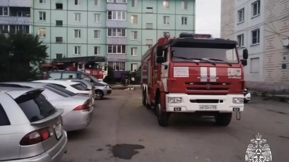 В Иркутской области при пожаре в пятиэтажке спасли 6 человек