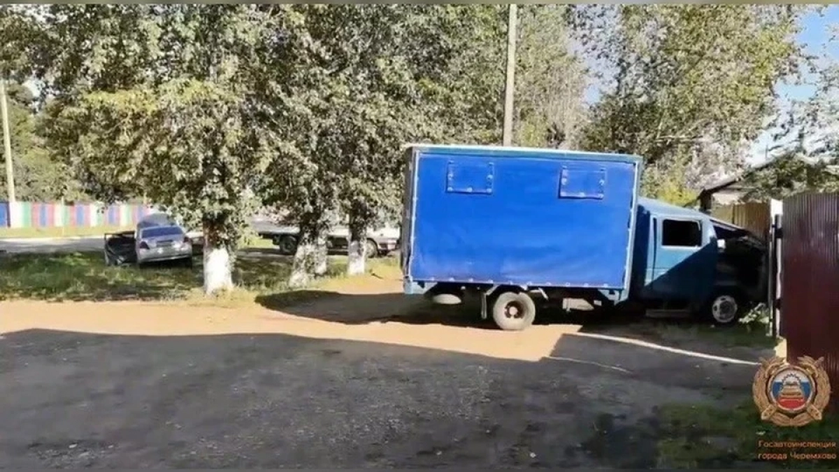 В Иркутской области грузовик столкнулся с легковушкой и травмировал четверых