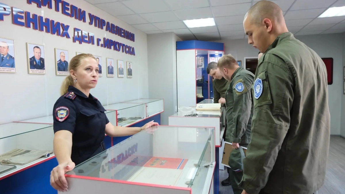 В Иркутской области полицейские наградили дружинников и казаков за помощь в охране порядка