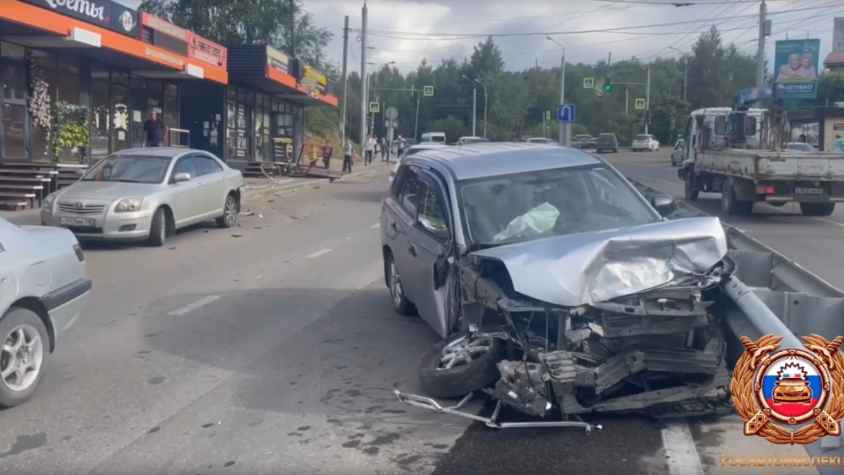 В Иркутской области пожилой водитель устроил массовое ДТП с выездом на встречку