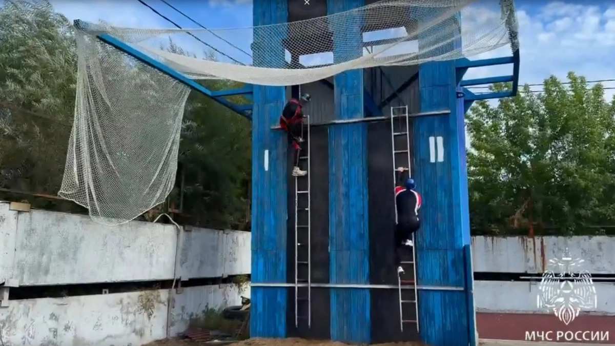 В Иркутской области определили победителей Кубка МЧС по пожарно-спасательному спорту