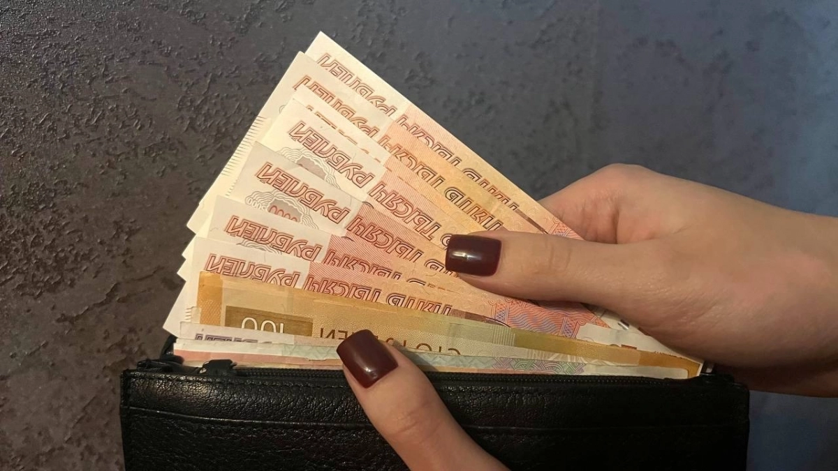 Реальная зарплата в столице Иркутской области изменилась на 0,4 процента