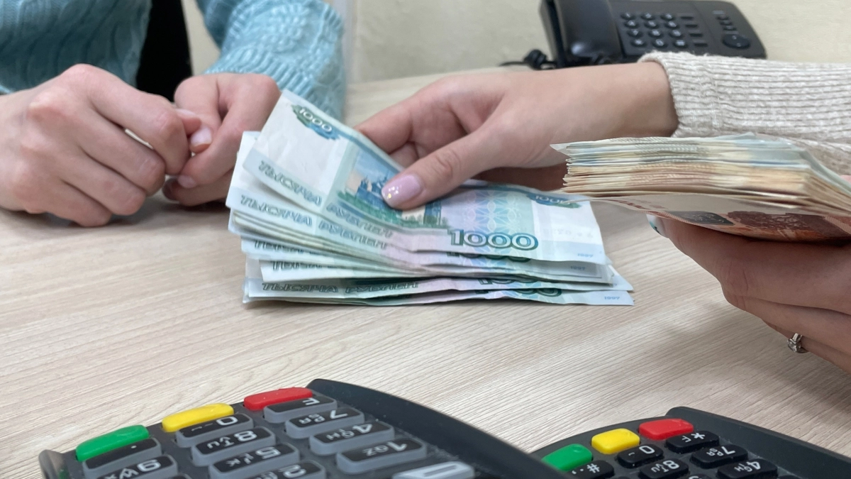 Жители столицы Иркутской области назвали сумму сборов ребенка в школу