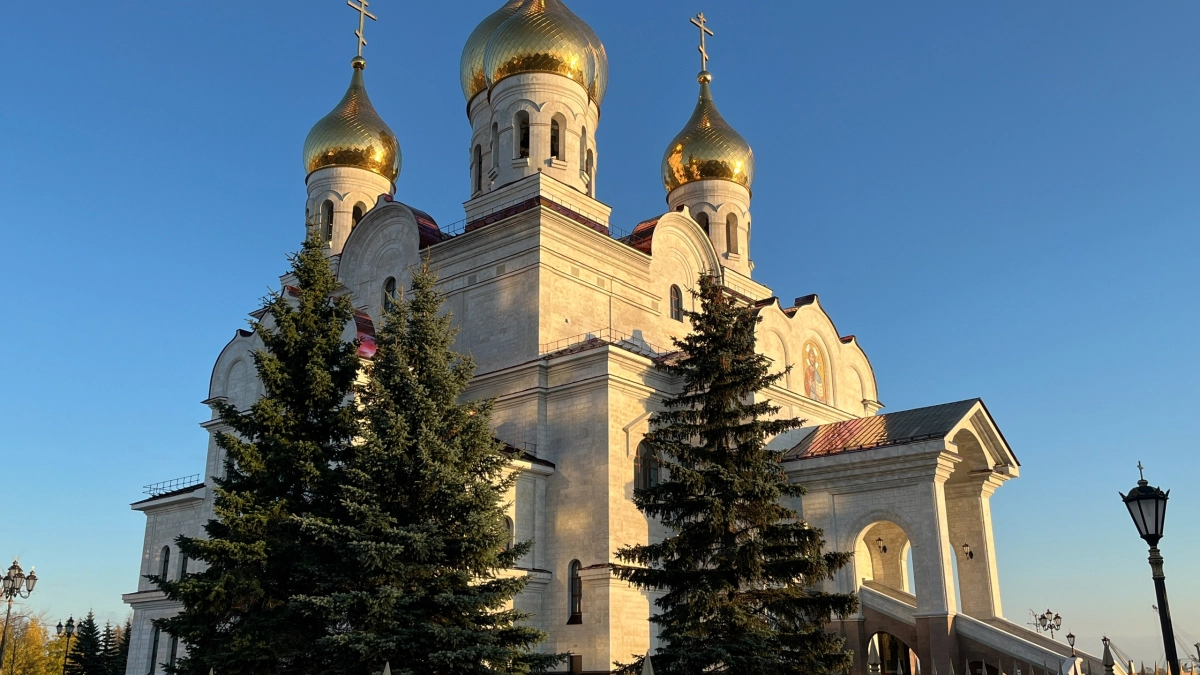 Крестный ход с десницей Спиридона Тримифунтского объединил тысячи верующих в Иркутской области