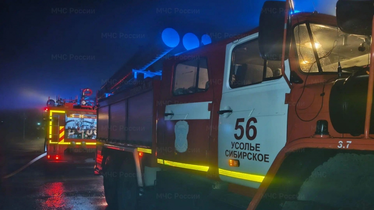 В Усолье-Сибирском при разборе сгоревшего цеха обнаружили тело погибшего мужчины