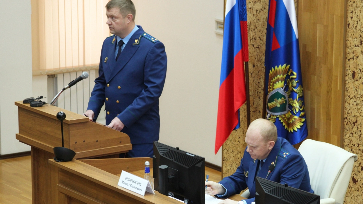 В Иркутской области представили нового Байкальского природоохранного прокурора
