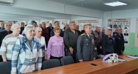 Ветераны МВД принимают поздравления в Усолье-Сибирском