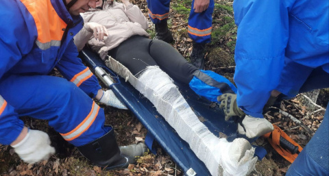 В Иркутской области эвакуировали травмированную туристку с Пика Черского